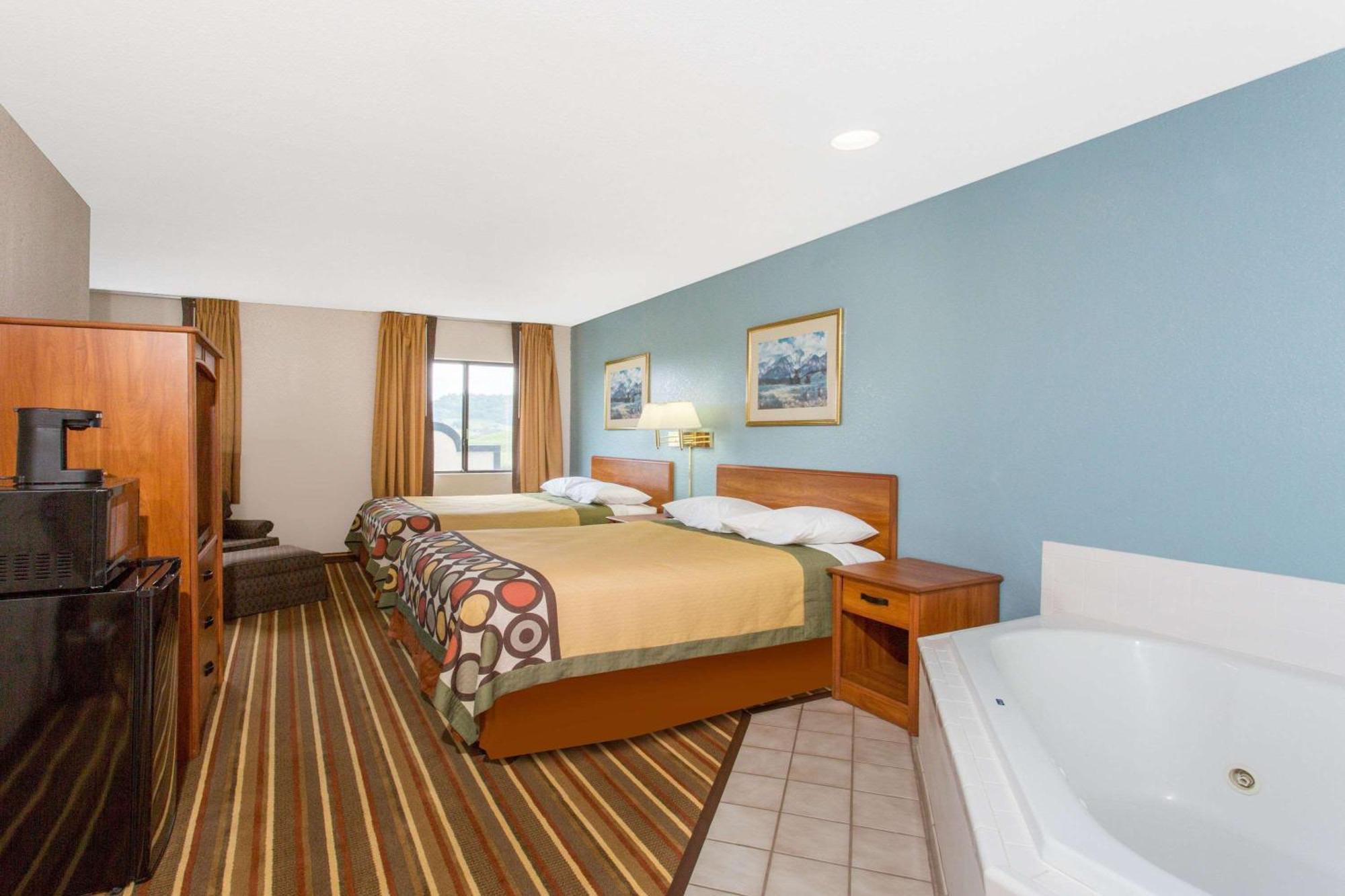 Super 8 By Wyndham Bedford Hotel Luaran gambar